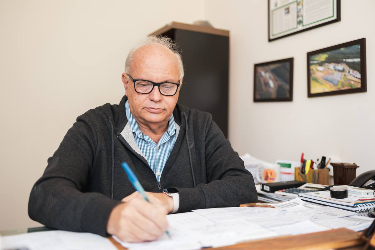 Retratos Individuais — Gomes Pimentel